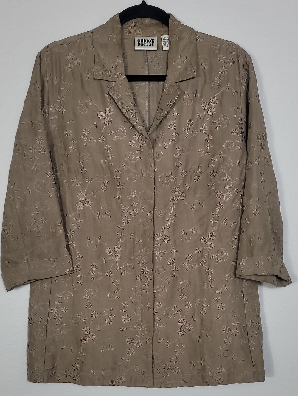 Vintage Chicos 100% Silk Embroidered Shirt Jacket Size 1 Medium Taupe
